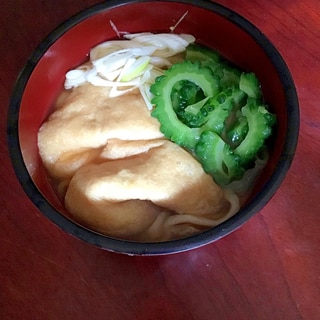 ゴーヤ入り冷やしきつねうどん。